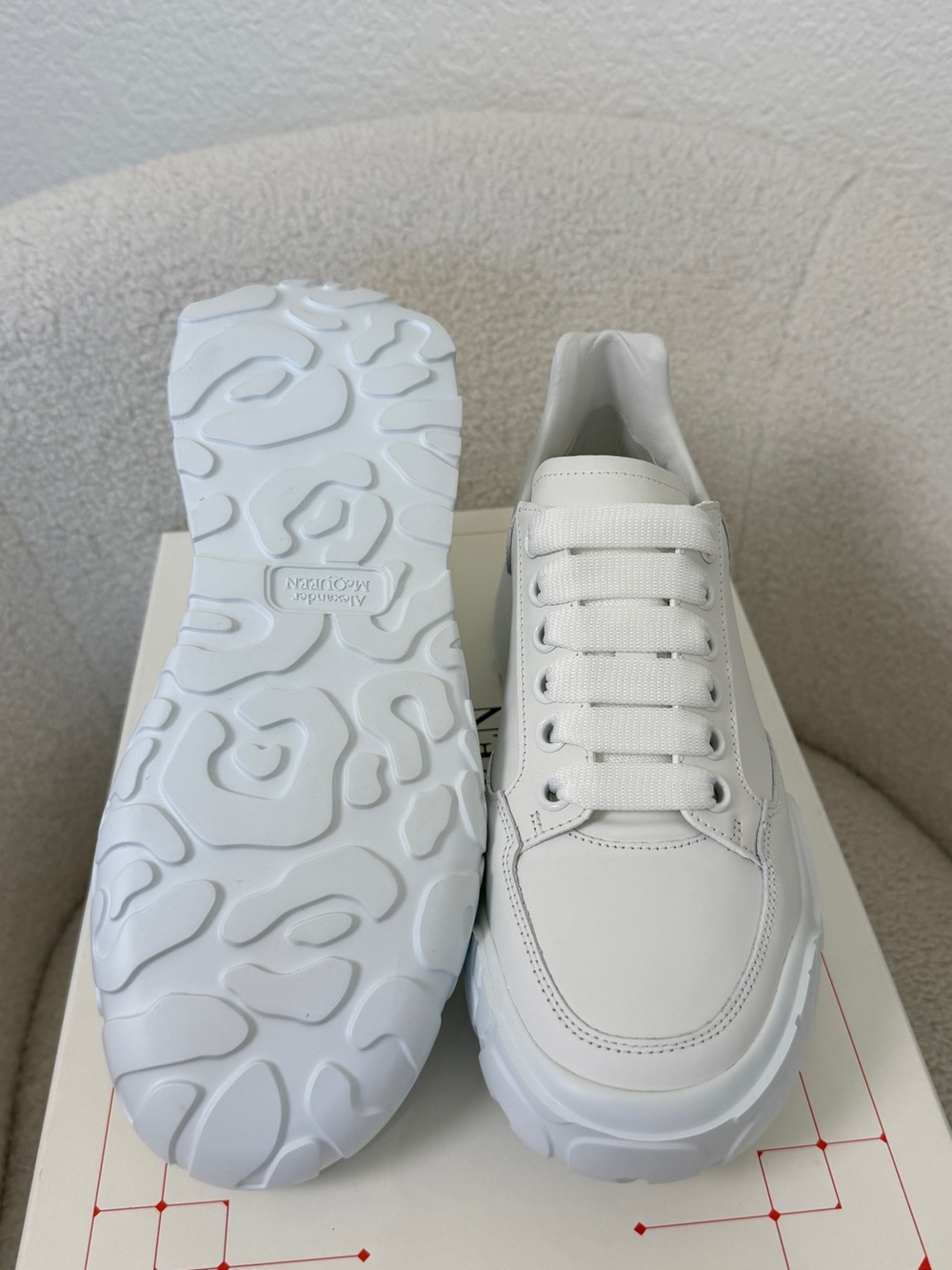 Alexander McQueen All-White Chunky Leather Sneakers 39 - Picture 5 of 5